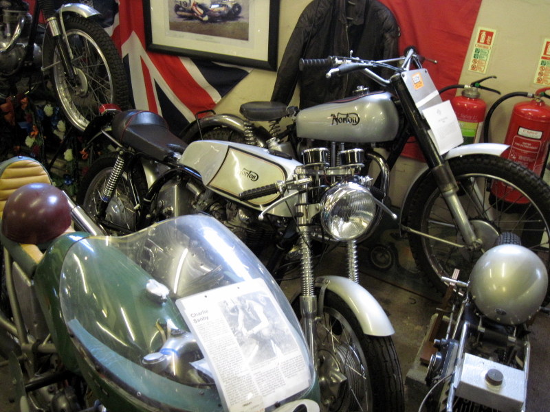 海外ツーリング イギリス ロンドン近郊 オードバイ博物館 イギリス空軍博物館  ノートンも多く保有@London Motorcycle Museum 