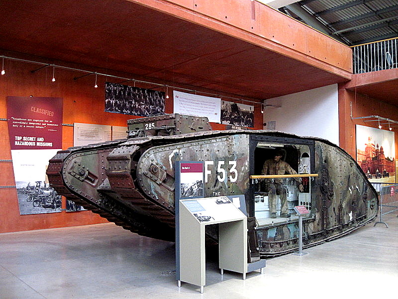 海外ツーリング イギリス ボービントン戦車博物館 ストーンヘンジ 初代戦車MarkⅡ@Bovington Tank Museum