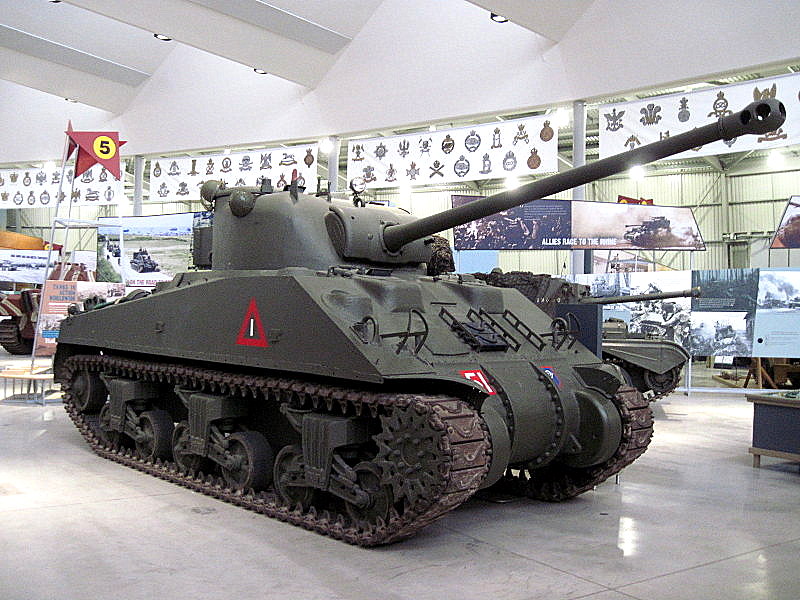 海外ツーリング イギリス ボービントン戦車博物館 ストーンヘンジ ファイアフライ@Bovington Tank Museum 