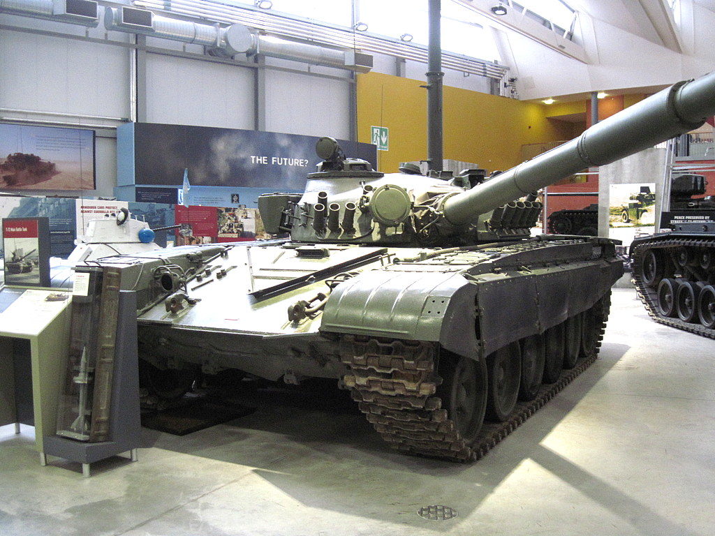 海外ツーリング イギリス ボービントン戦車博物館 ストーンヘンジ ソ連のT72@Bovington Tank Museum 