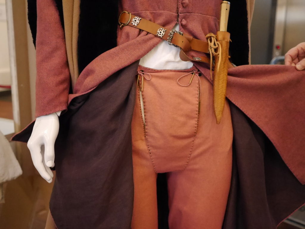 オランダ デンボス スヘルトゲンボス 訪問記 中中世の主婦の暮らしぶり 中世の資料館 ナイフの装着の仕方@Groot Tuighuis  