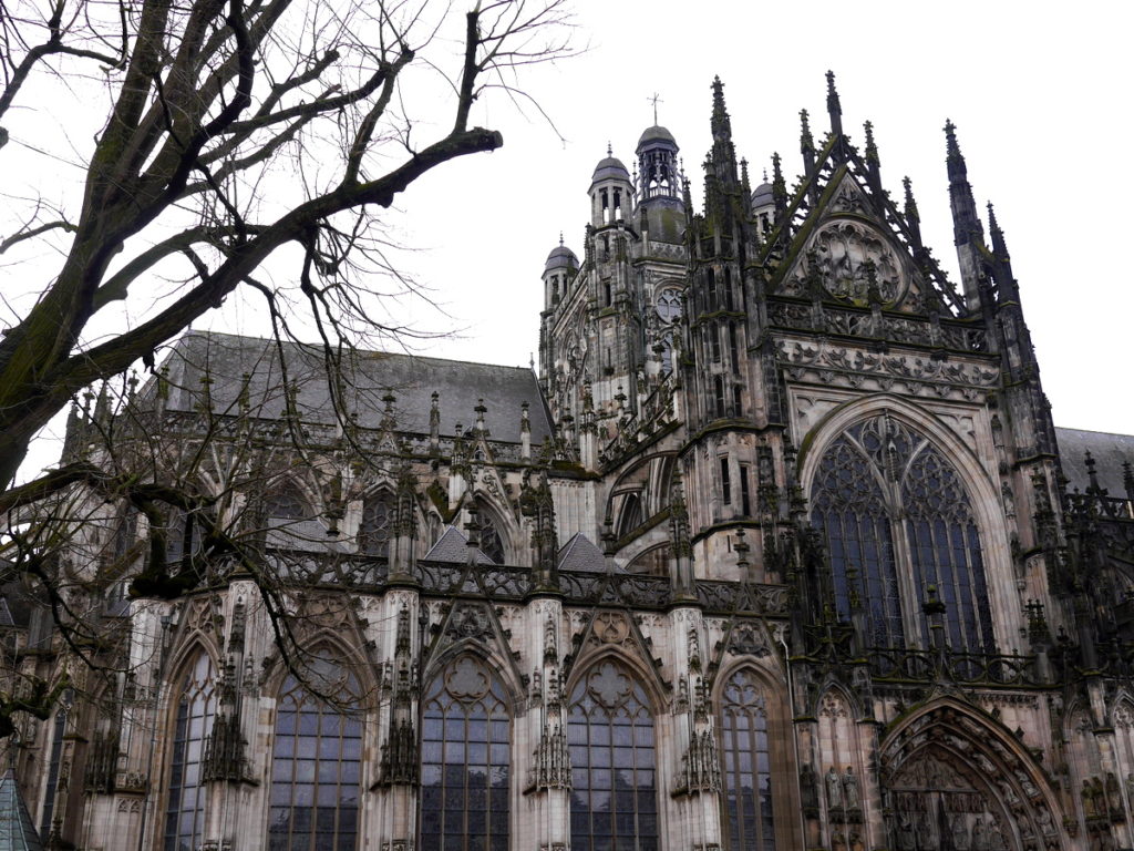 オランダ デンボス スヘルトゲンボス 訪問記 中中世の主婦の暮らしぶり 中世の資料館  聖ヤン大聖堂（Sint-Janskathedraal）@Den Bosch 