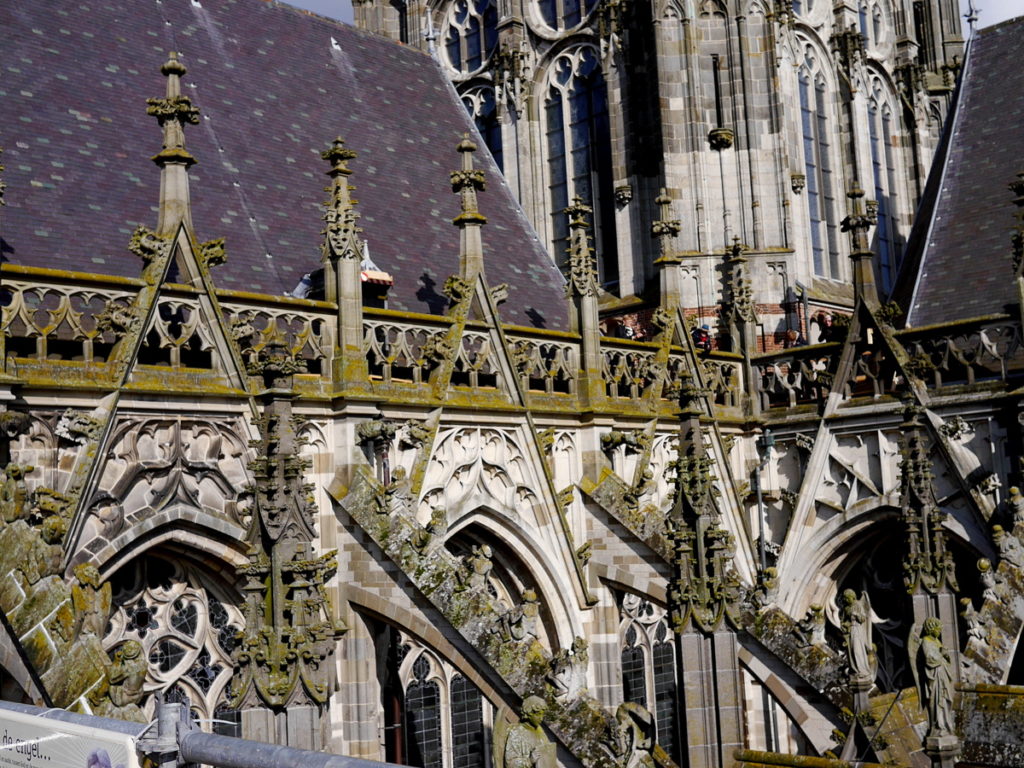 オランダ デンボス スヘルトゲンボス 訪問記 聖ヤン大聖堂 聖ジャンス聖堂 怪物たち 天使像  フライングバットレスの彫像たち @Sint-Janskathedraal   