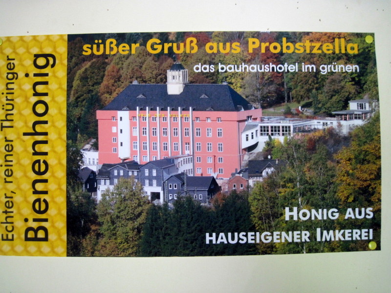 海外ツーリング ドイツ 旧東ドイツ バウハウス デザイン ホテル ハウス デス フォルケス グロピウスプロプストツェラ  ハウス・デス・フォルケス全景@Probstzella 
