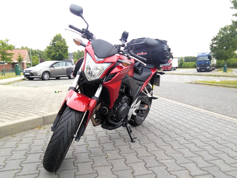 海外ツーリング ドイツ 旧東ドイツ オートバイレンタル デッサウ  ベルリン  HONDA CBF500 @Potsdam近郊サービスエリア 