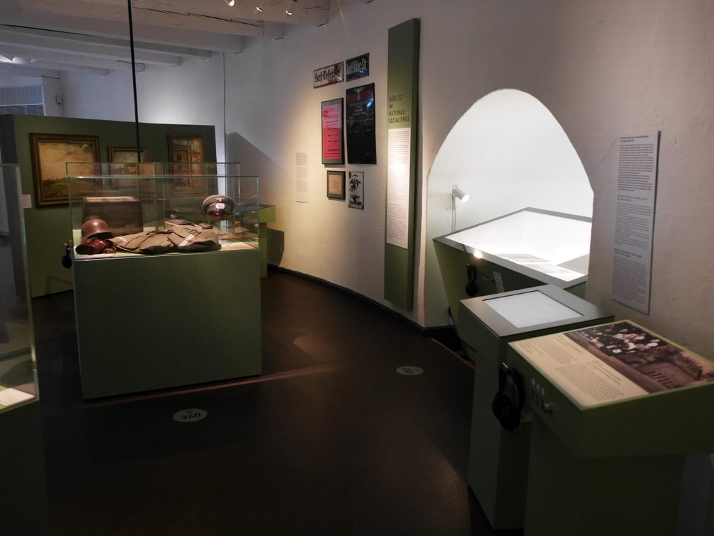 メシアン 世の終わりのための四重奏曲 ゲルリッツの捕虜収容所 時の終わりへ メシアンカルテットの物語  捕虜収容所 Stalag VIII-A のブース@ゲルリッツ歴史博物館