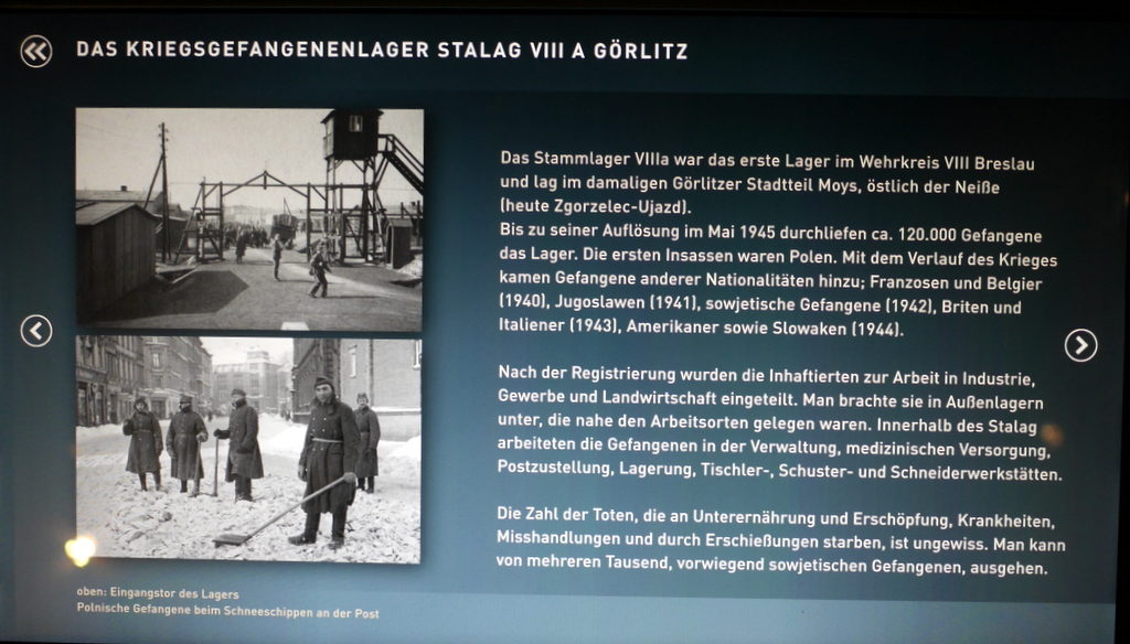 メシアン 世の終わりのための四重奏曲 ゲルリッツの捕虜収容所 時の終わりへ メシアンカルテットの物語 捕虜収容所 Stalag VIII-Aの画面説明@ゲルリッツ歴史博物館