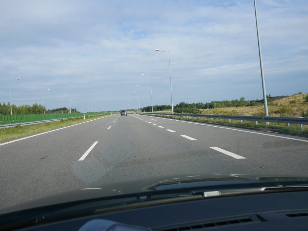 オランダ チェコ 海外での交通違反 違反金 罰金の対処法 違反現場近くのチェコとポーランドの国境付近