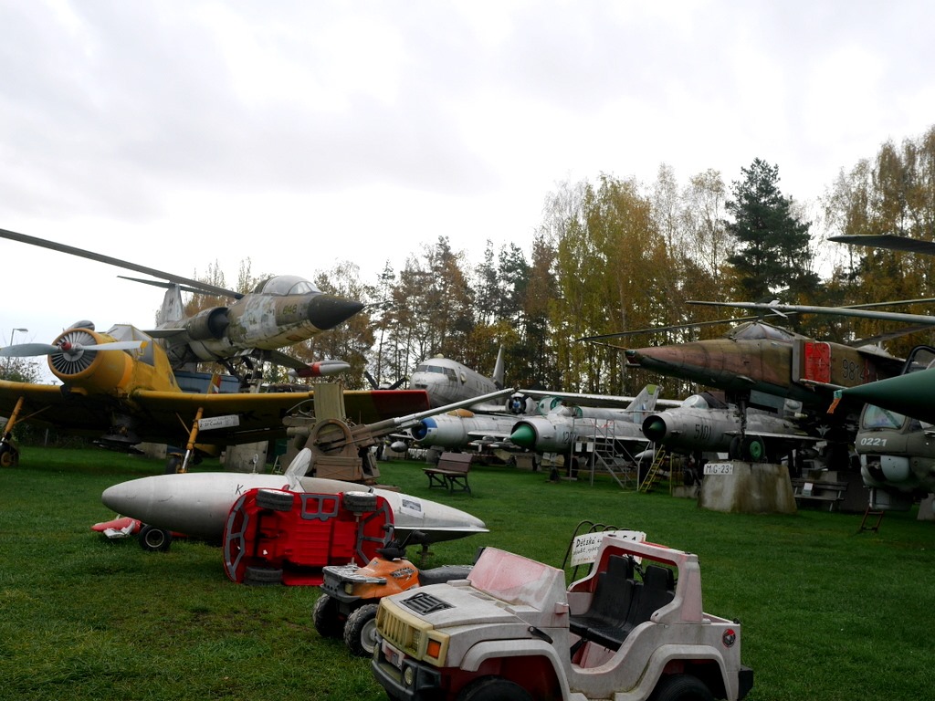 プルゼニ プルゼニュ ピルゼン チェコ ボヘミア 航空機博物館 AirPark   展示が雑(笑) な航空機博物館 @AirPark