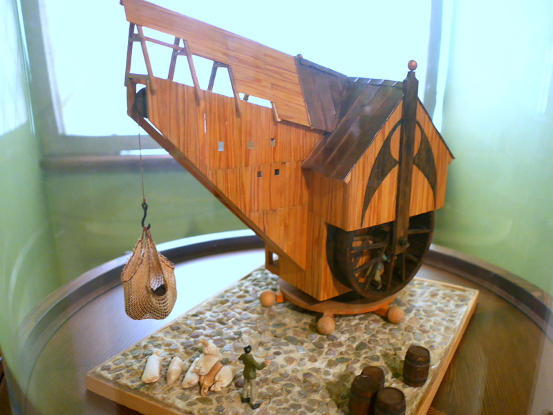 グダニスク グダンスク ダンツィヒ 博物館 港町 ポーランド 海事博物館 海洋博物館  クレーン博物館 大規模な車輪式クレーン模型 @Żuraw