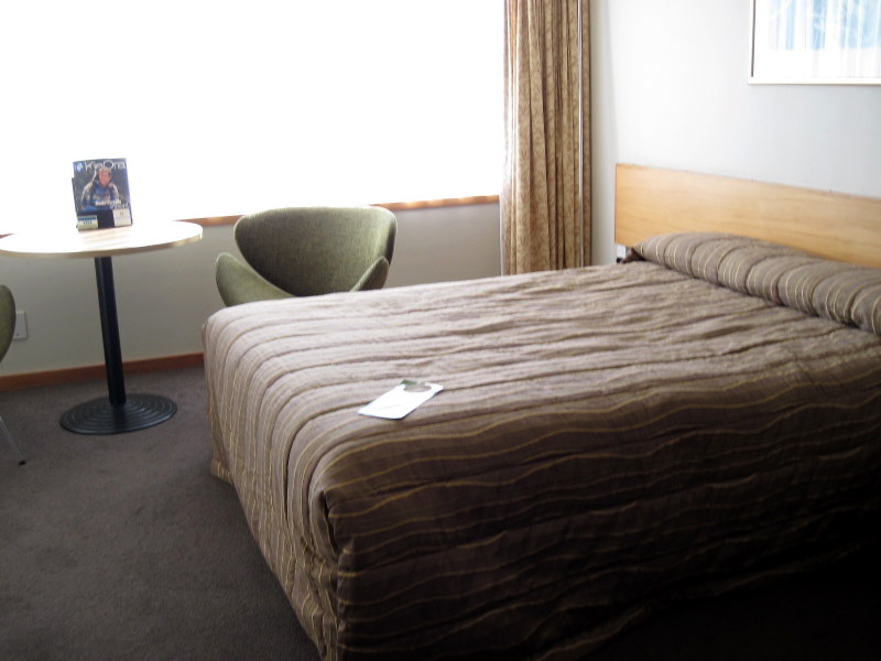 海外ツーリング ニュージーランド ロード オブ ザ リング オートバイレンタル テ アナウ ホテル室内 @Kingsgate Hotel Te Anau