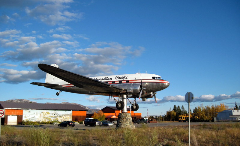 ユーコンをレンタカーで旅する 4 / ユーコン、アラスカで大活躍の航空機たち、ブッシュパイロットの本『アラスカ極北飛行』を読む
