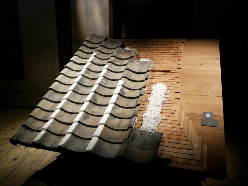 西置繭所の屋根補修の展示 @富岡製糸場