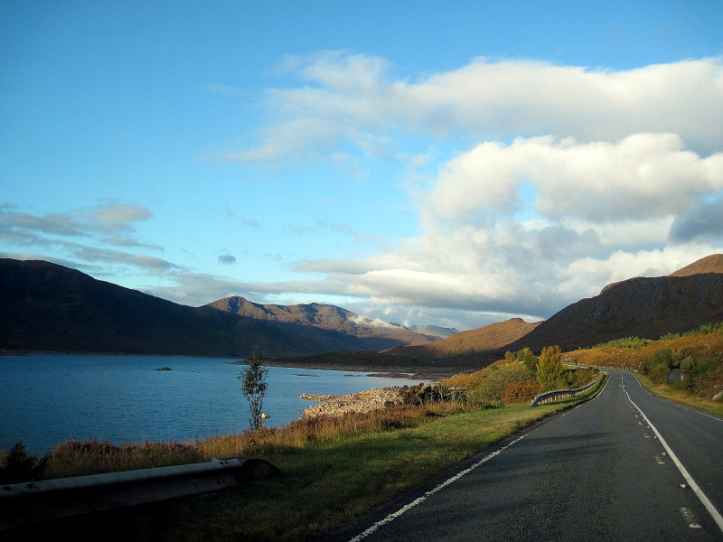 ヘブリディーズ諸島に向かう道中の風景、A87号線沿いのクラニー湖 @Loch Cluanie
