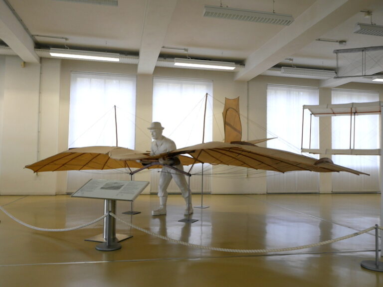 ミュンヘンで体験する欧州の技術大国ドイツのテクノロジーの発展史 2 / ドイツ博物館の分館(シュライスハイム航空館、交通センター) ごー