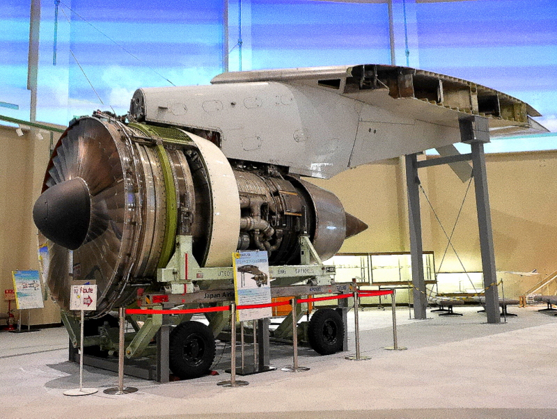 ボーイング747のエンジンと主翼断面 @航空科学博物館