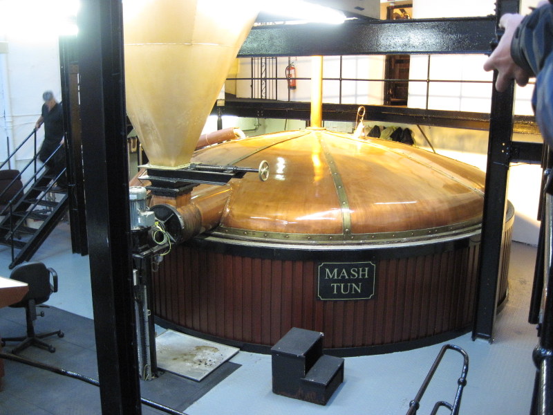 ボウモア蒸留所のマッシュタンと呼ばれる発酵容器 @Bowmore Distillery