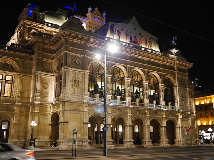 夜のウィーン国立歌劇場 @Wiener Staatsoper