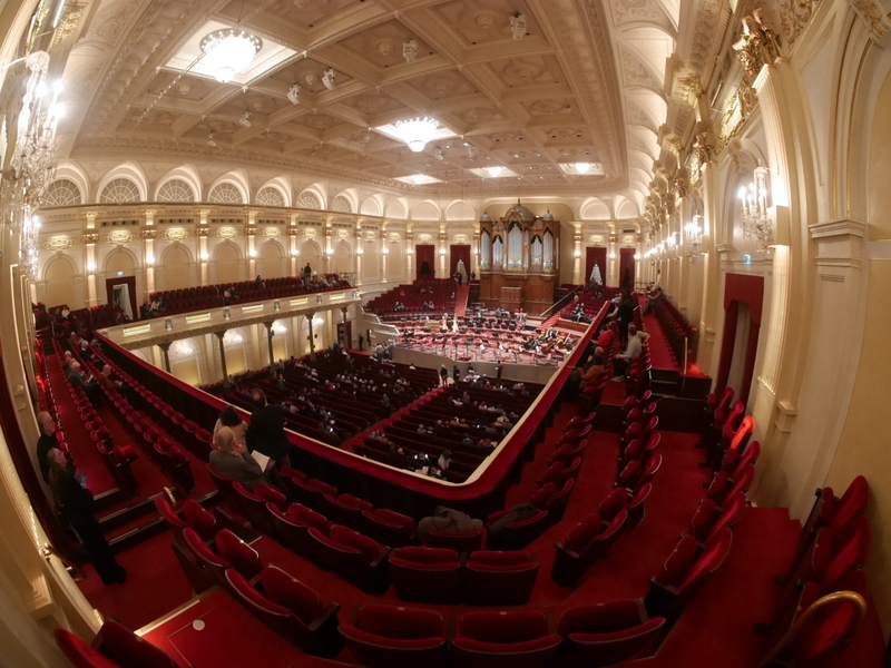 2階最後方の座席から舞台を臨む @Koninklijk Concertgebouw