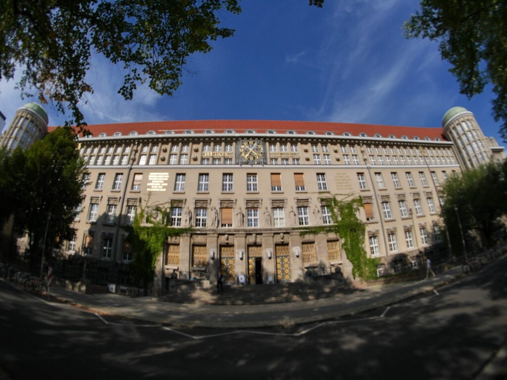 ドイツ国立図書館外観 @Deutsche Nationalbibliothek Leipzig