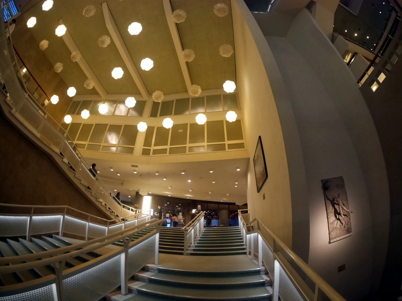 広い階段 @Staatsbibliothek zu Berlin Haus Potsdamer Straße