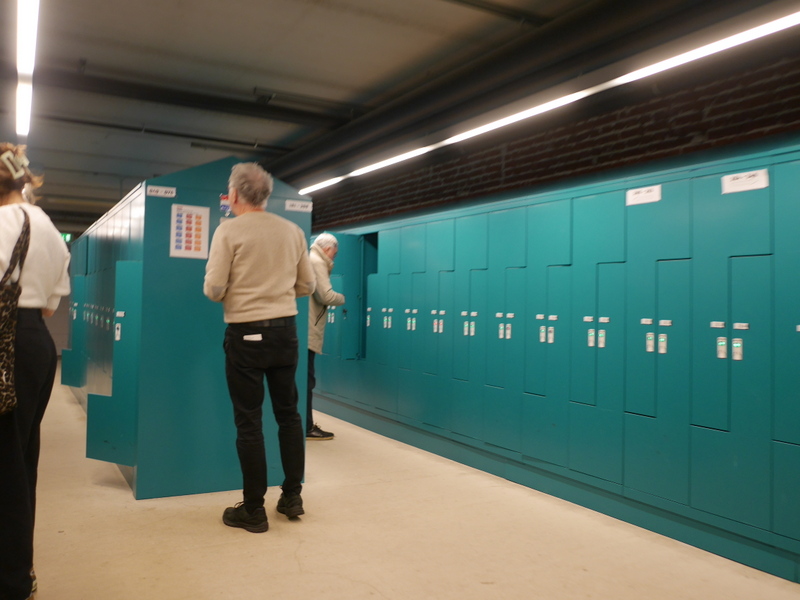 地下にある無料の電子ロッカー @Het Scheepvaartmuseum Amsterdam