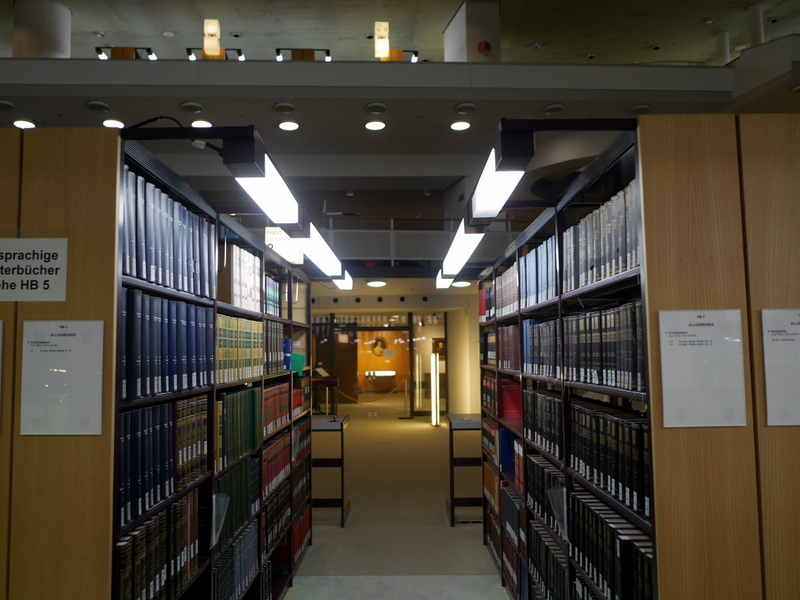 見やすい書棚 @Staatsbibliothek zu Berlin Haus Potsdamer Straße