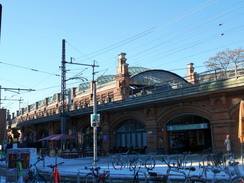 ハッケシャー マルクト駅 Bahnhof Berlin Hackescher Markt