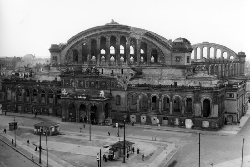 アンハルター駅の当時の写真（Wikipediaより）