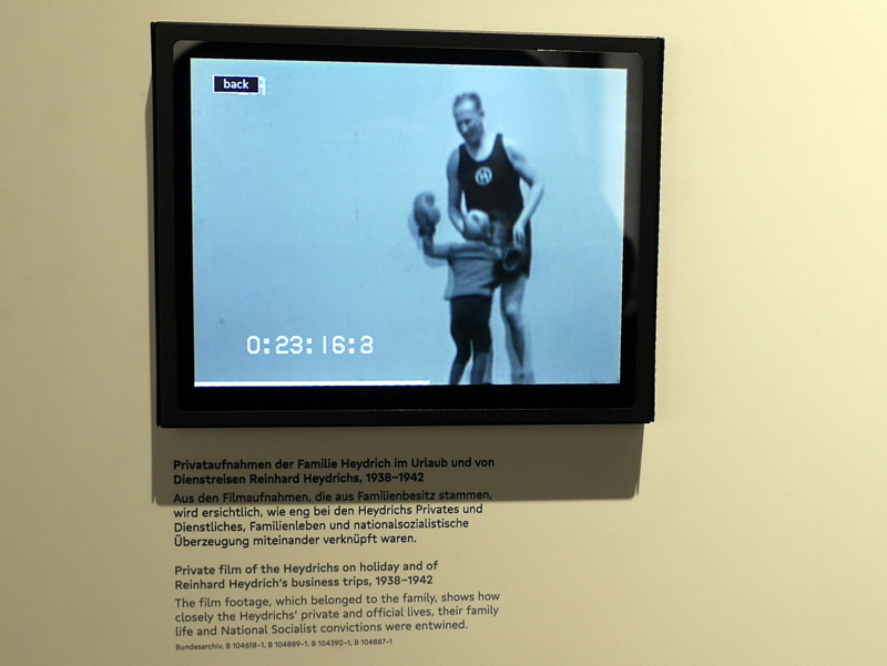 ハイドリヒと息子のバスケットボール動画 @Dokumentationszentrum Topographie des Terrors