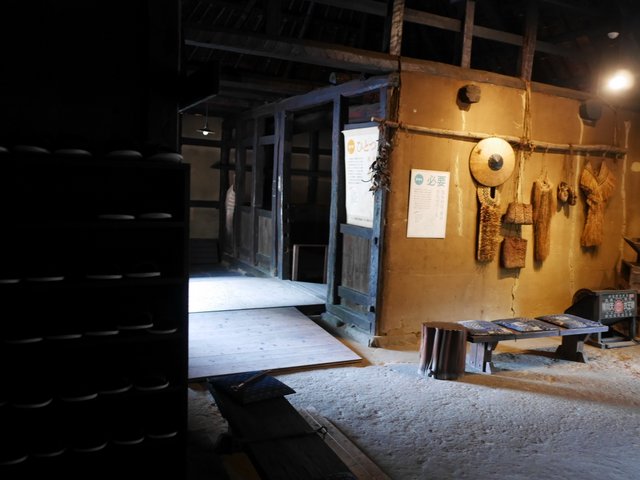 南部の曲り家で茶の間から厩を眺める @遠野 伝承園