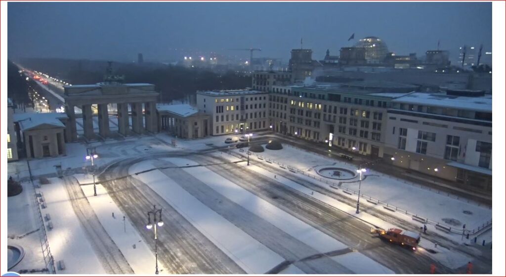 深夜のライブカメラ @Brandenburger Tor