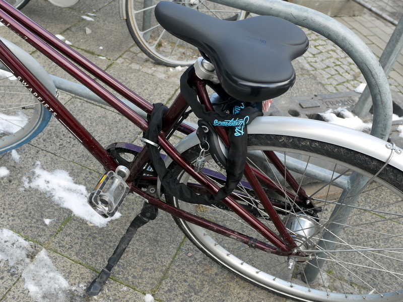 車体にチェーンを巻いてから走行する