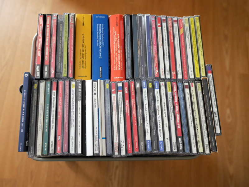 CDを縦二段にしてバスケットに収納