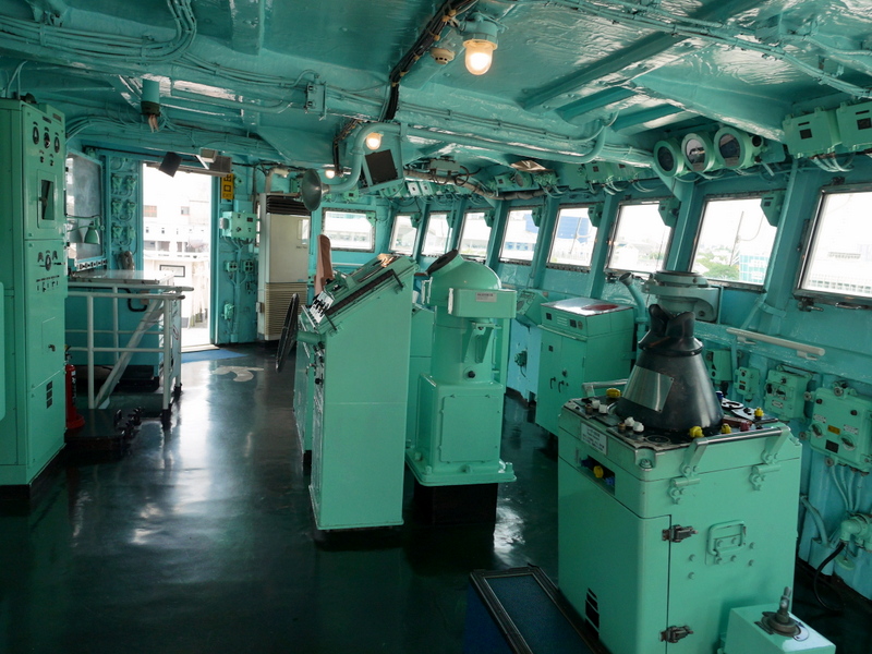 南極観測船「ふじ」艦橋
